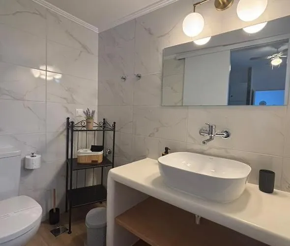 Enalia Korissia (Kea)